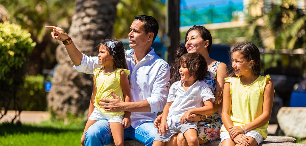 This image has an empty alt attribute; its file name is Family_2-1024x490.jpg